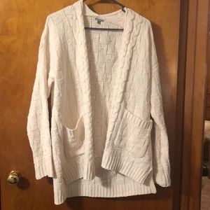 Cream/white cardigan